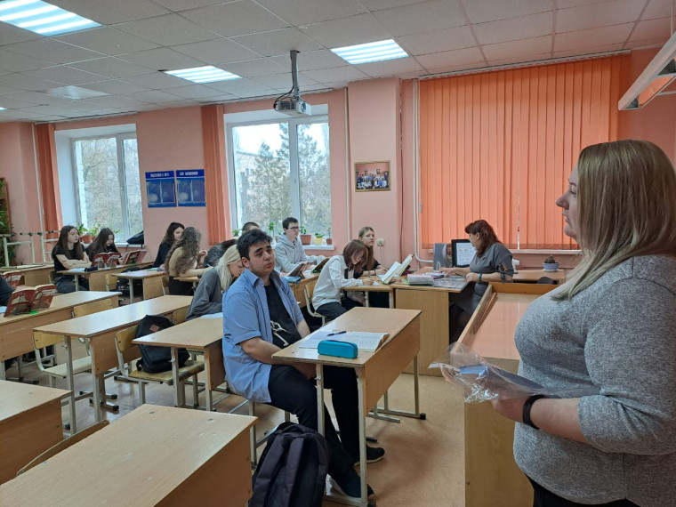 Представители Ставропольского кооперативного техникума провели профориентационные беседы с обучающимся 9-11 классов, пригласили ребят на день открытых дверей 30 марта..